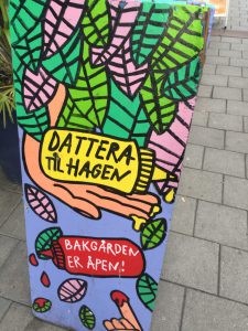 Dattera Til Hagen, Fun bar in Oslo