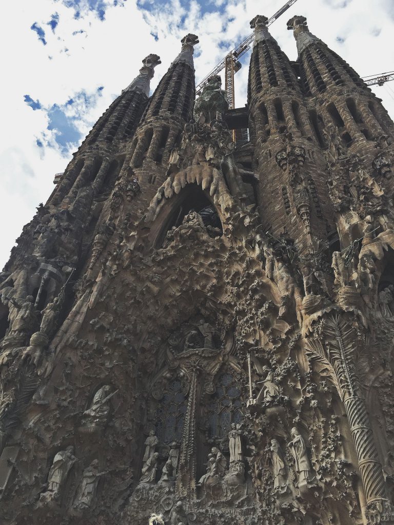 la sagrada familia - cathedral barcelona