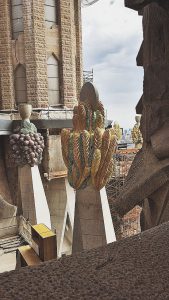 bread and wine motifs, barcelona, sagrada familia